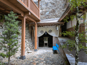 岩屋寺（45番）いわやじ